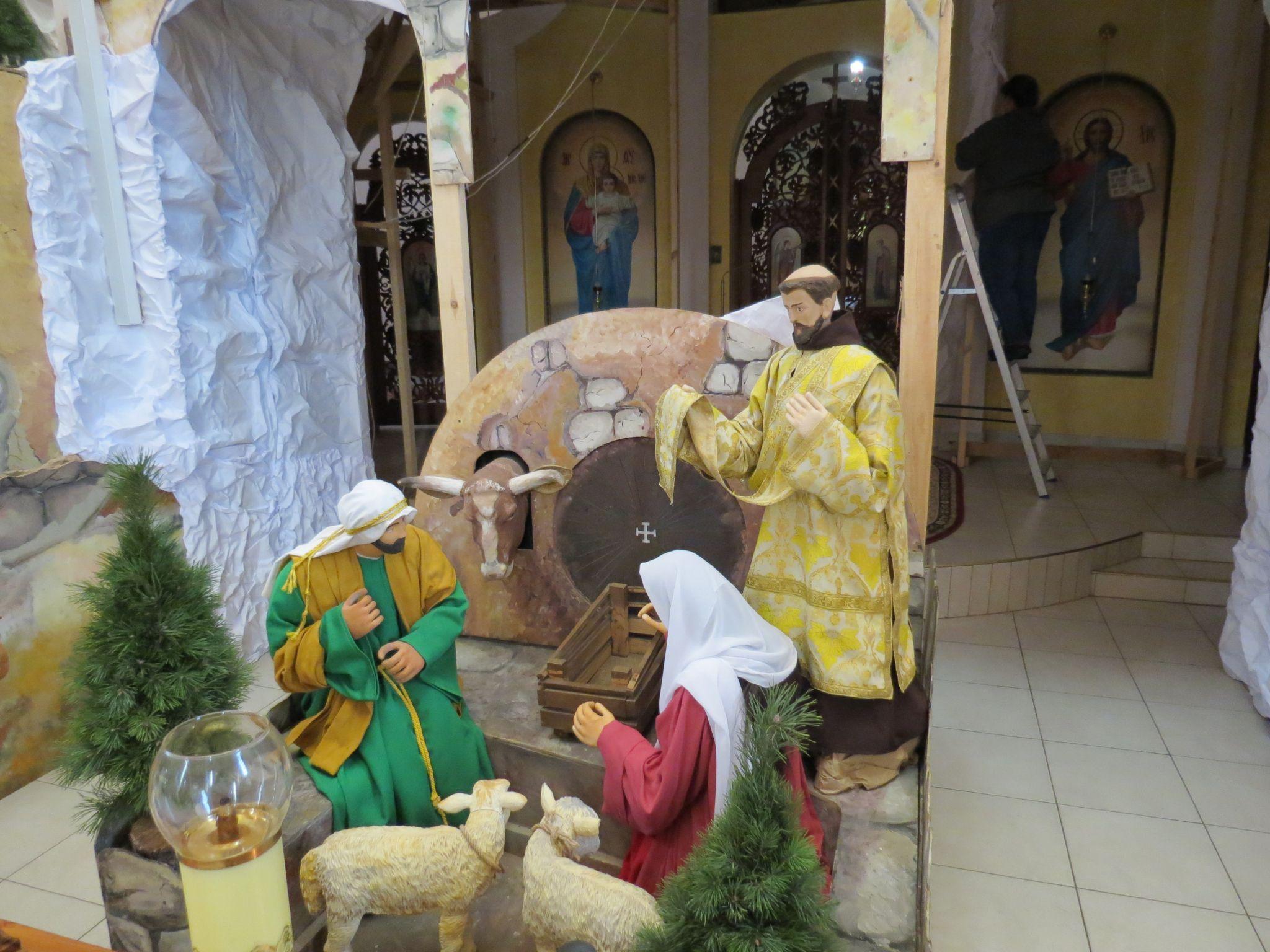 Новини Тернополя - фото з Нові макети замків та бліндаж захисників: який вигляд має найбільша в Україні різдвяна шопка