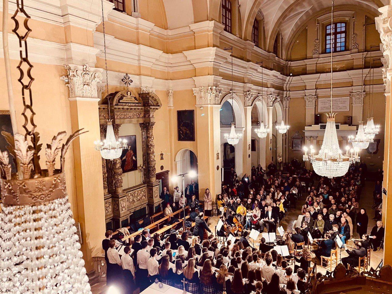Новини Тернополя - фото з Італійці аплодували стоячи: тернопільська «Зоринка» долучилася до масштабного проєкту