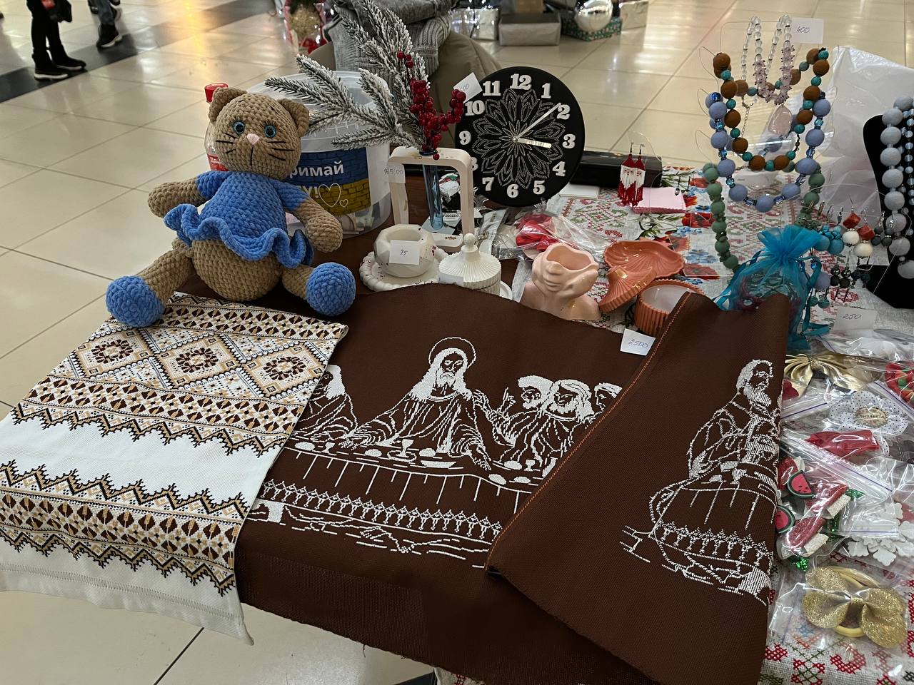 Новини Тернополя - фото з Волонтери Тернополя організували ярмарок, аби придбати авто для військових (ФОТОРЕПОРТАЖ)