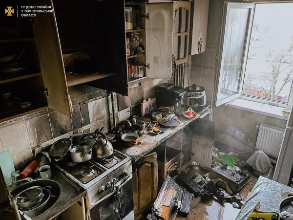 Новини Тернополя - фото з У Тернополі на Київській загорілась багатоповерхівка