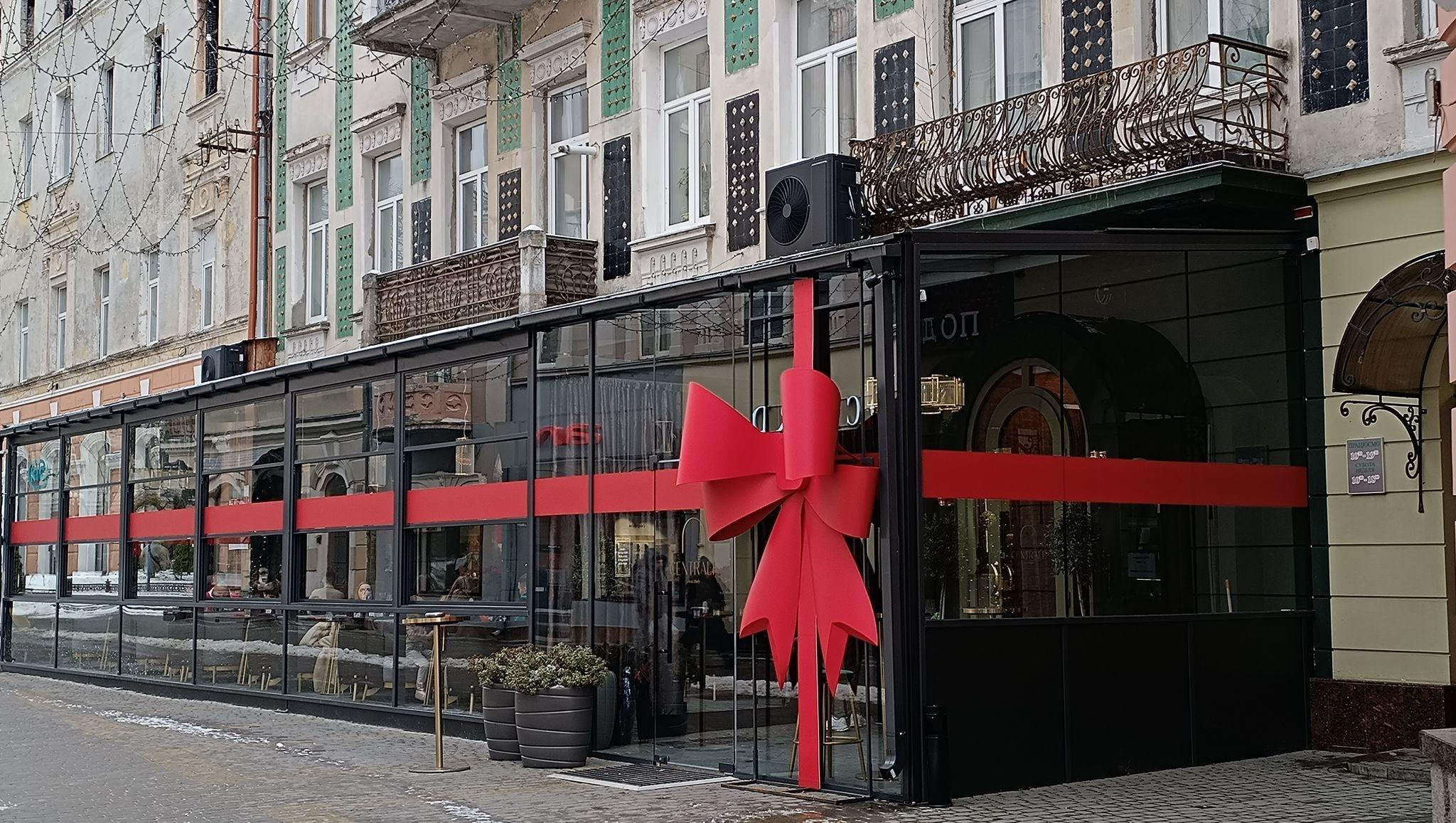 Новини Тернополя - фото з Тернопіль різдвяно-новорічний – як прикрасили місто до зимових свят (ФОТОРЕПОРТАЖ)