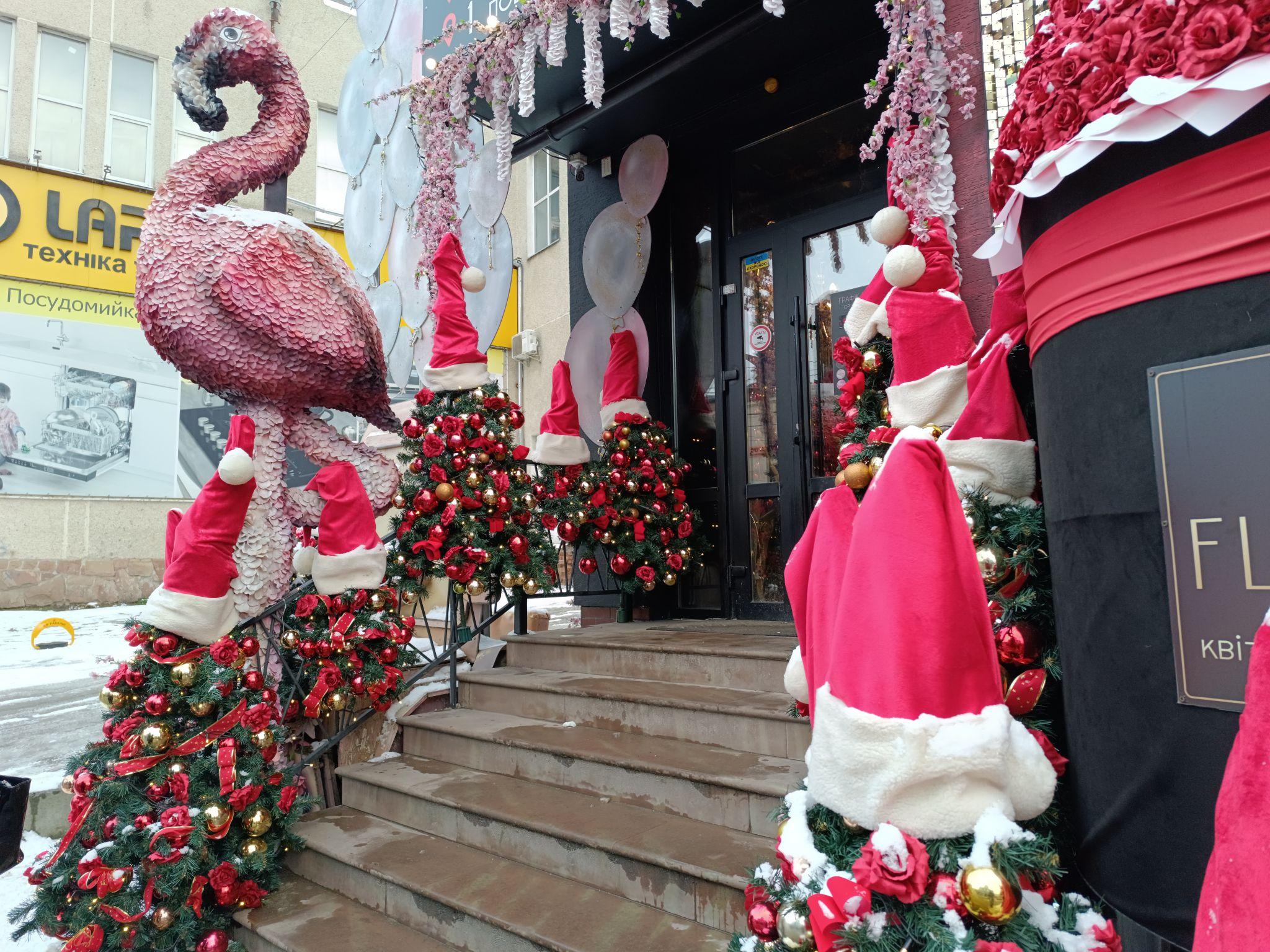 Новини Тернополя - фото з Тернопіль різдвяно-новорічний – як прикрасили місто до зимових свят (ФОТОРЕПОРТАЖ)