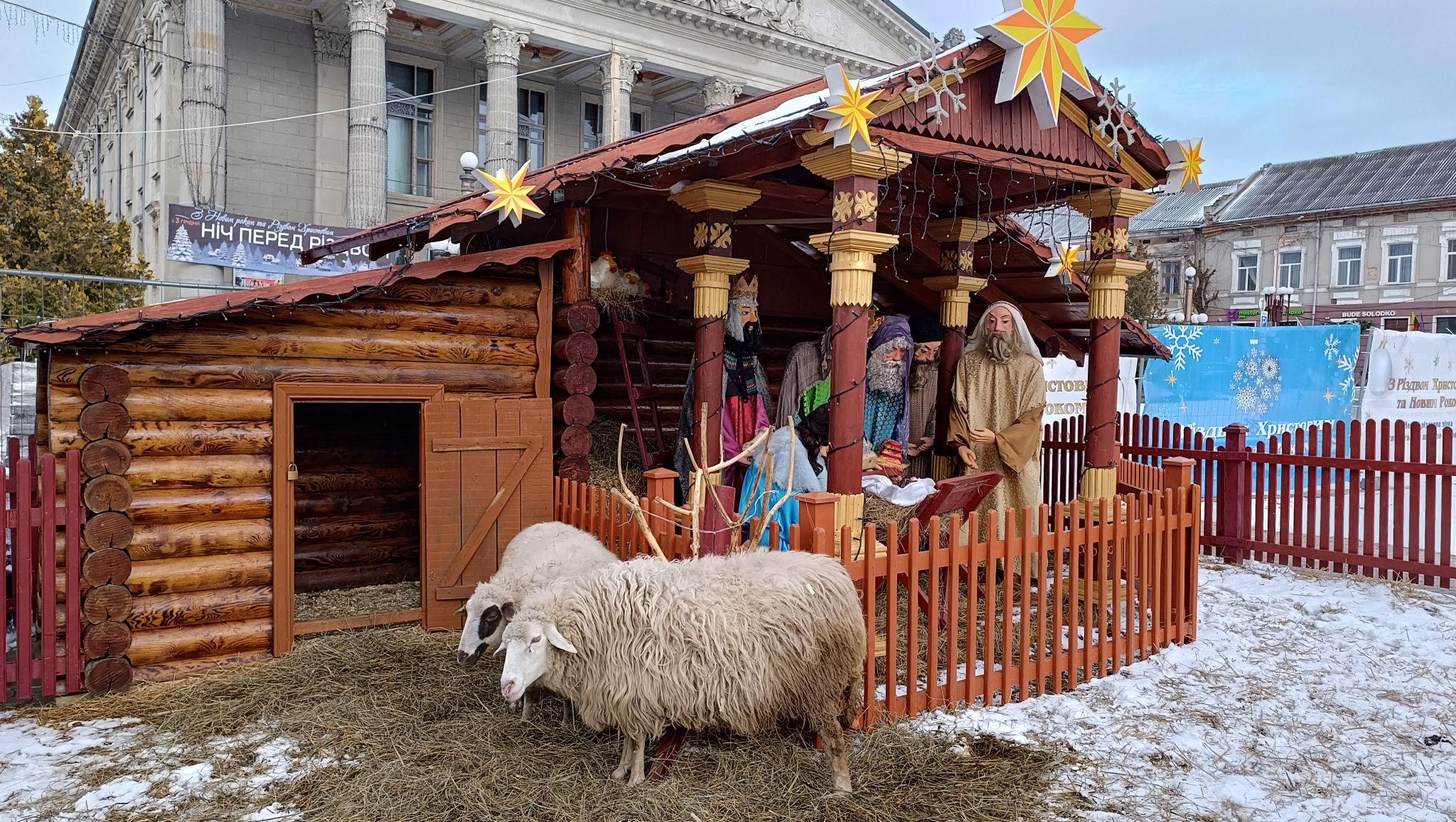 Новини Тернополя - фото з Тернопіль різдвяно-новорічний – як прикрасили місто до зимових свят (ФОТОРЕПОРТАЖ)