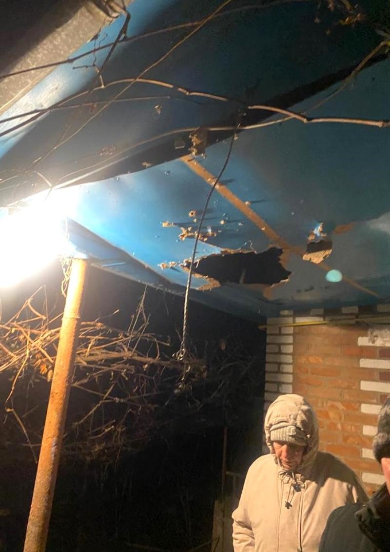 Новини Козятина - фото з На Вінниччині уламки збитого дрона пошкодили приватні будинки. Показали фото Уламки збитого дрона пошкодили будинки у селі Тростянчик на Вінниччині (Фото)