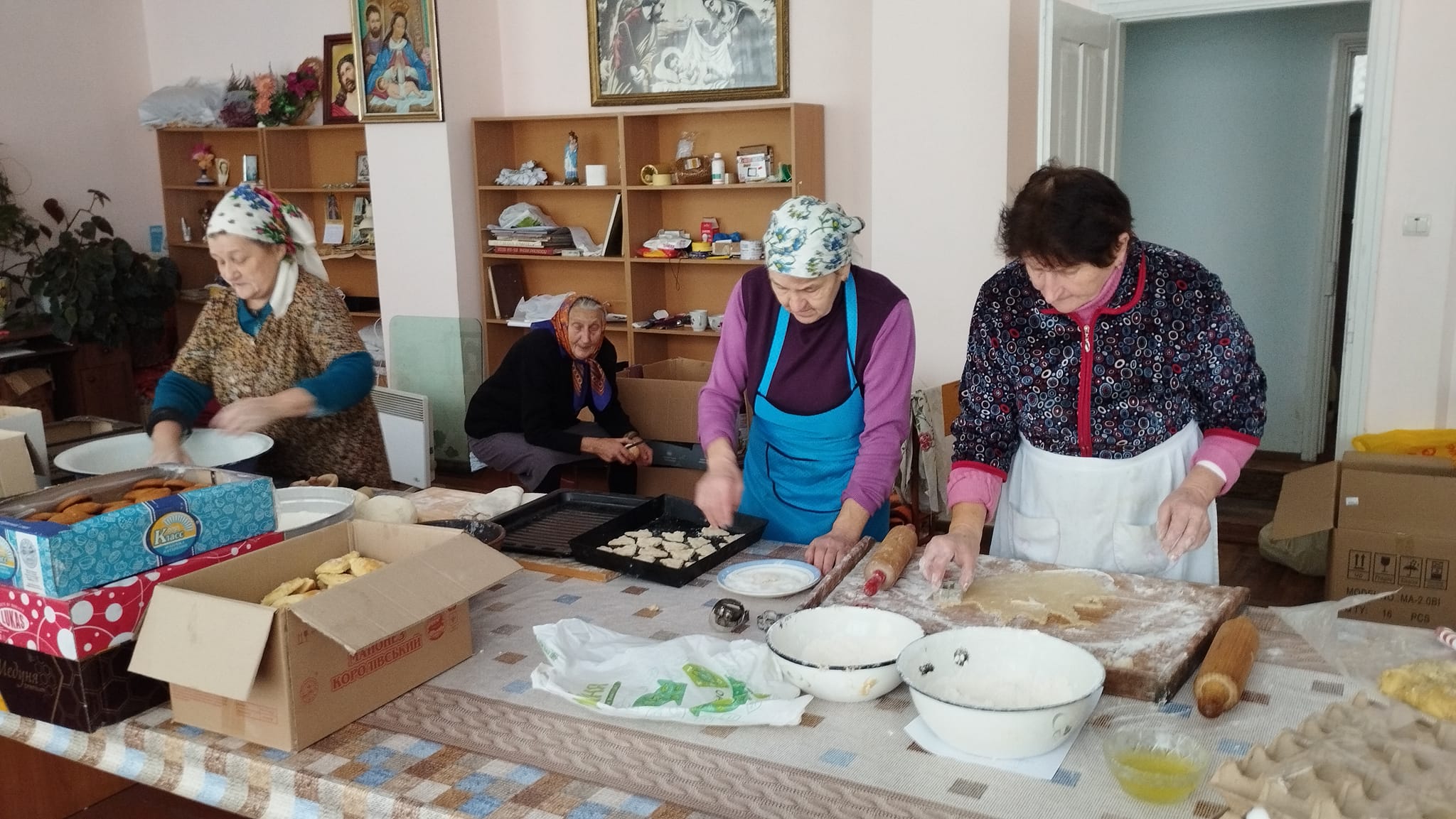 Новини Тернополя - фото з Волонтери Тернопільщини накрили святкові столи для воїнів на передовій