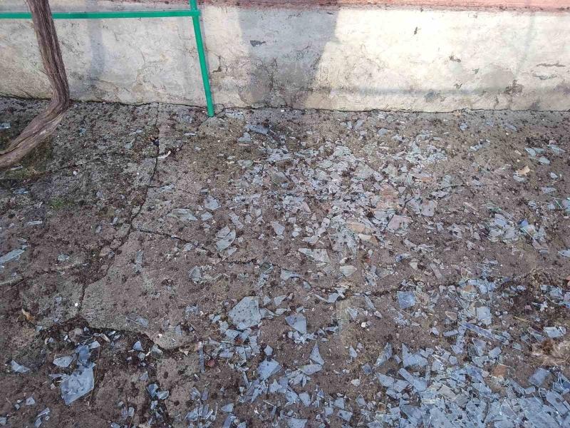 Новини Козятина - фото з На Вінниччині уламки збитого дрона пошкодили приватні будинки. Показали фото Уламки збитого дрона пошкодили будинки у селі Тростянчик на Вінниччині (Фото)