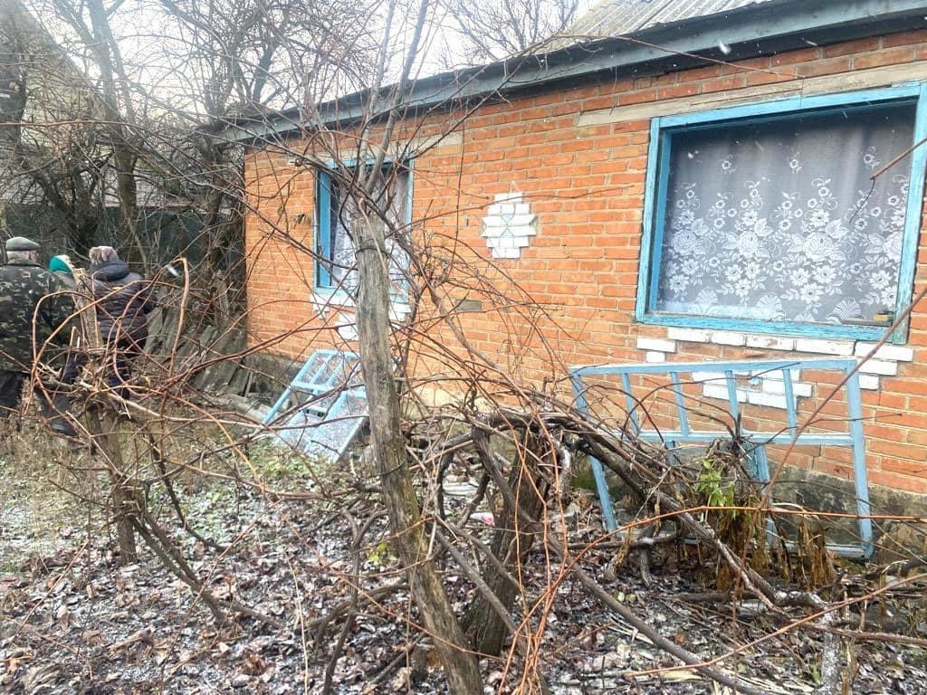 Новини Козятина - фото з На Вінниччині уламки збитого дрона пошкодили приватні будинки. Показали фото Уламки збитого дрона пошкодили будинки у селі Тростянчик на Вінниччині (Фото)