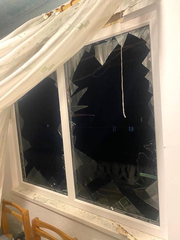 Новини Козятина - фото з На Вінниччині уламки збитого дрона пошкодили приватні будинки. Показали фото Уламки збитого дрона пошкодили будинки у селі Тростянчик на Вінниччині (Фото)