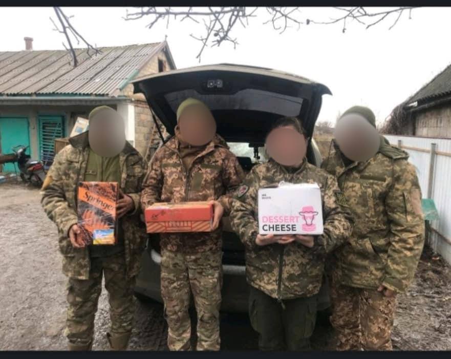 Новини Тернополя - фото з Волонтери Тернопільщини накрили святкові столи для воїнів на передовій