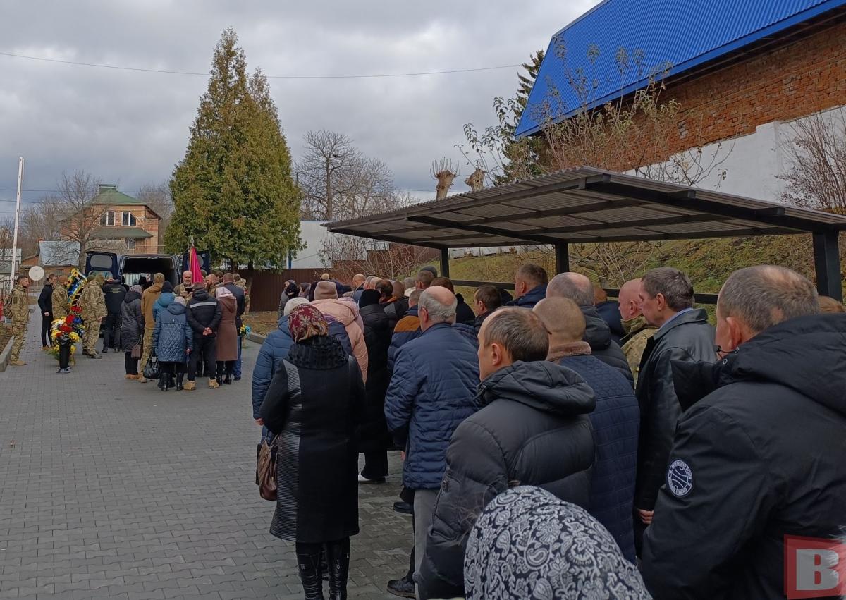 Новини Хмельницького - фото з “П’ять місяців жили надією, що живий”. Попрощались з військовим Віктором Ковальчуком