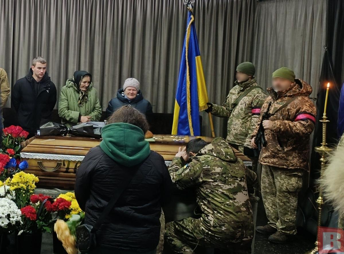 Новини Хмельницького - фото з “П’ять місяців жили надією, що живий”. Попрощались з військовим Віктором Ковальчуком