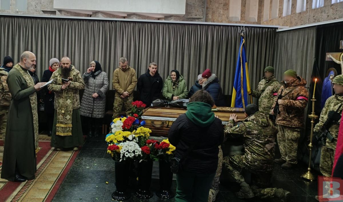 Новини Хмельницького - фото з “П’ять місяців жили надією, що живий”. Попрощались з військовим Віктором Ковальчуком