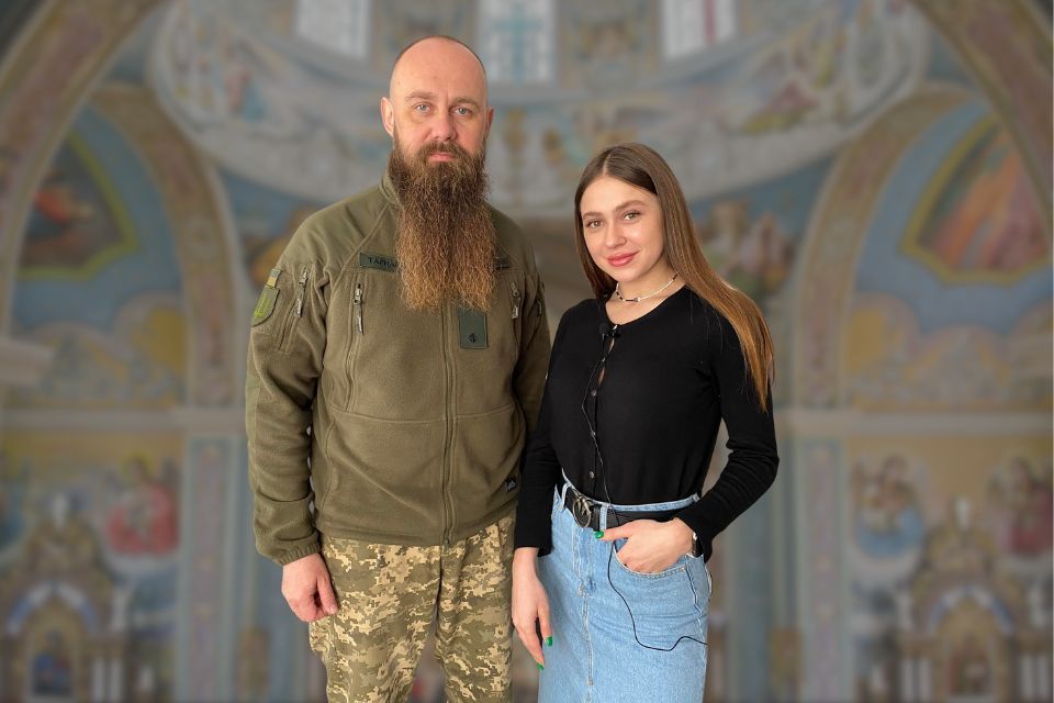 Мотоспорт, богослужіння та УПЦ (мп): інтерв’ю з військовим капеланом Даниїлом Тарнавським