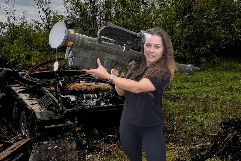 “Бачили ліс, який вложений могилами”: хмельничанка Ярослава розповіла про свої поїздки на передову