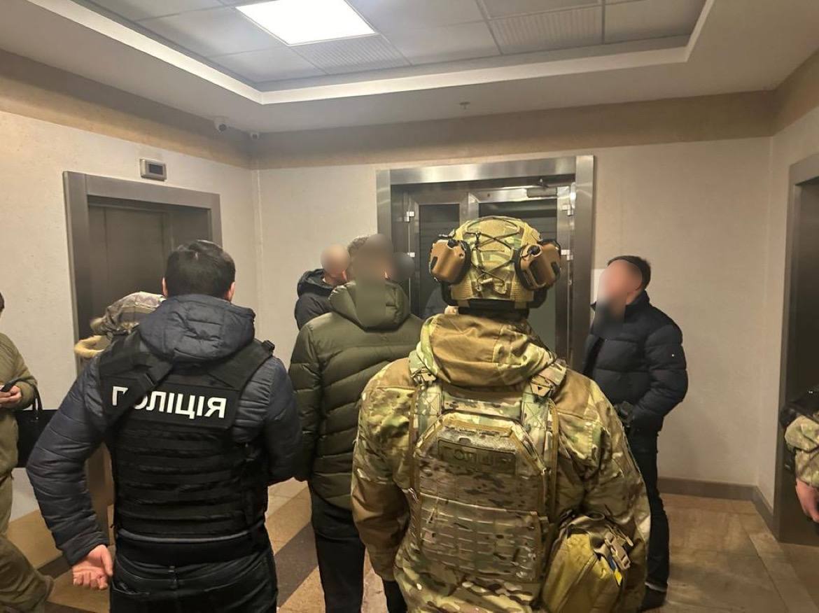 Новини Тернополя - фото з Мережу шахрайських кол-центрів з річним обігом у 3 млрд грн викрили в Україні, працювала вона і в Тернополі