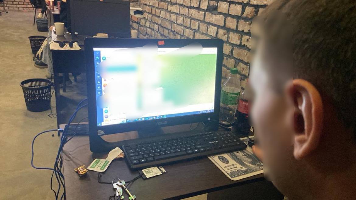 Новини Тернополя - фото з Мережу шахрайських кол-центрів з річним обігом у 3 млрд грн викрили в Україні, працювала вона і в Тернополі