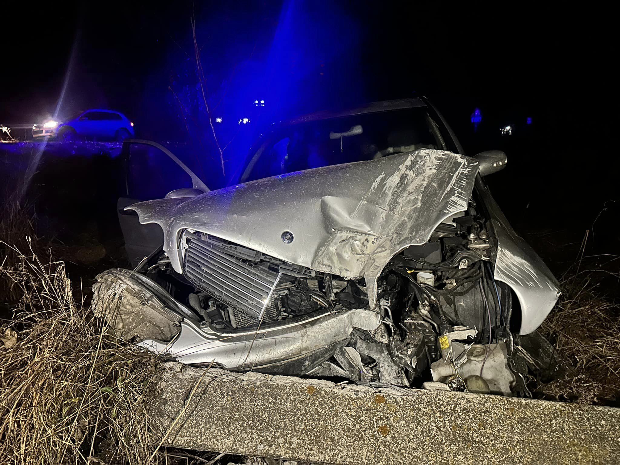 Новини Тернополя - фото з Зніс електричний стовп та злетів у кювет: подробиці аварії біля Бучача