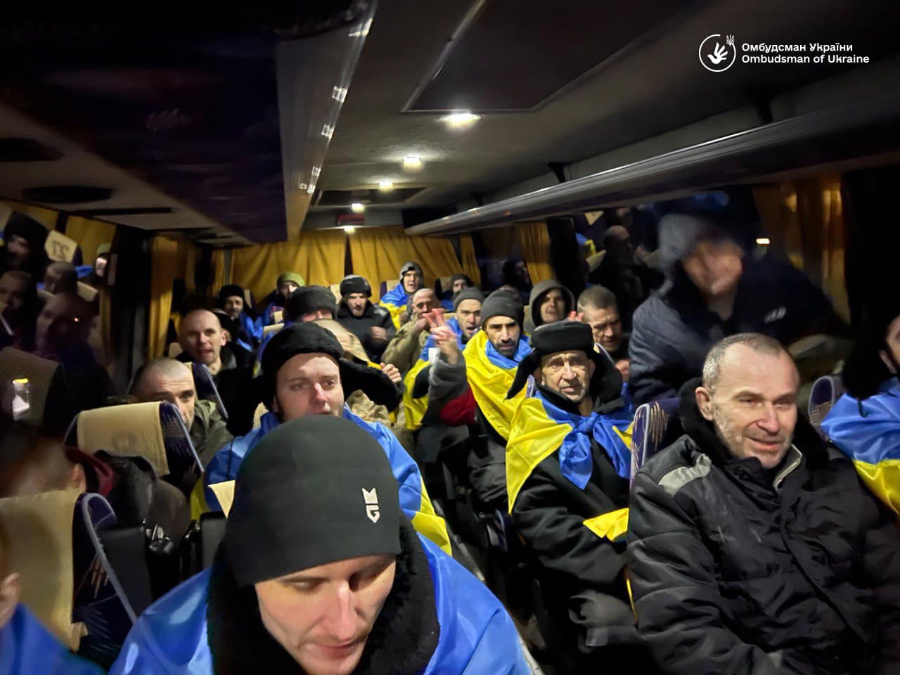 Новини Хмельницького - фото з Найбільший обмін полоненими: додому повернулися 230 українських захисників (ФОТО, ВІДЕО)