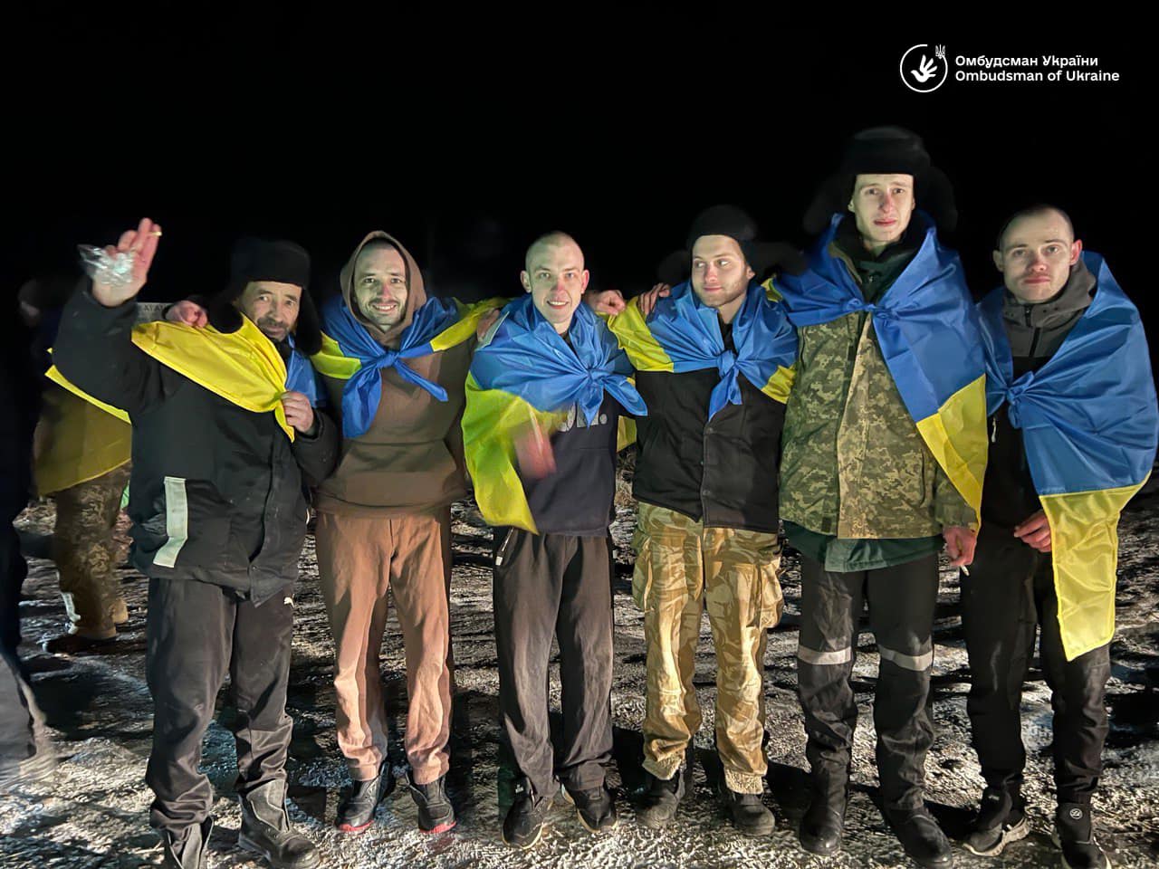 Новини Хмельницького - фото з Найбільший обмін полоненими: додому повернулися 230 українських захисників (ФОТО, ВІДЕО)