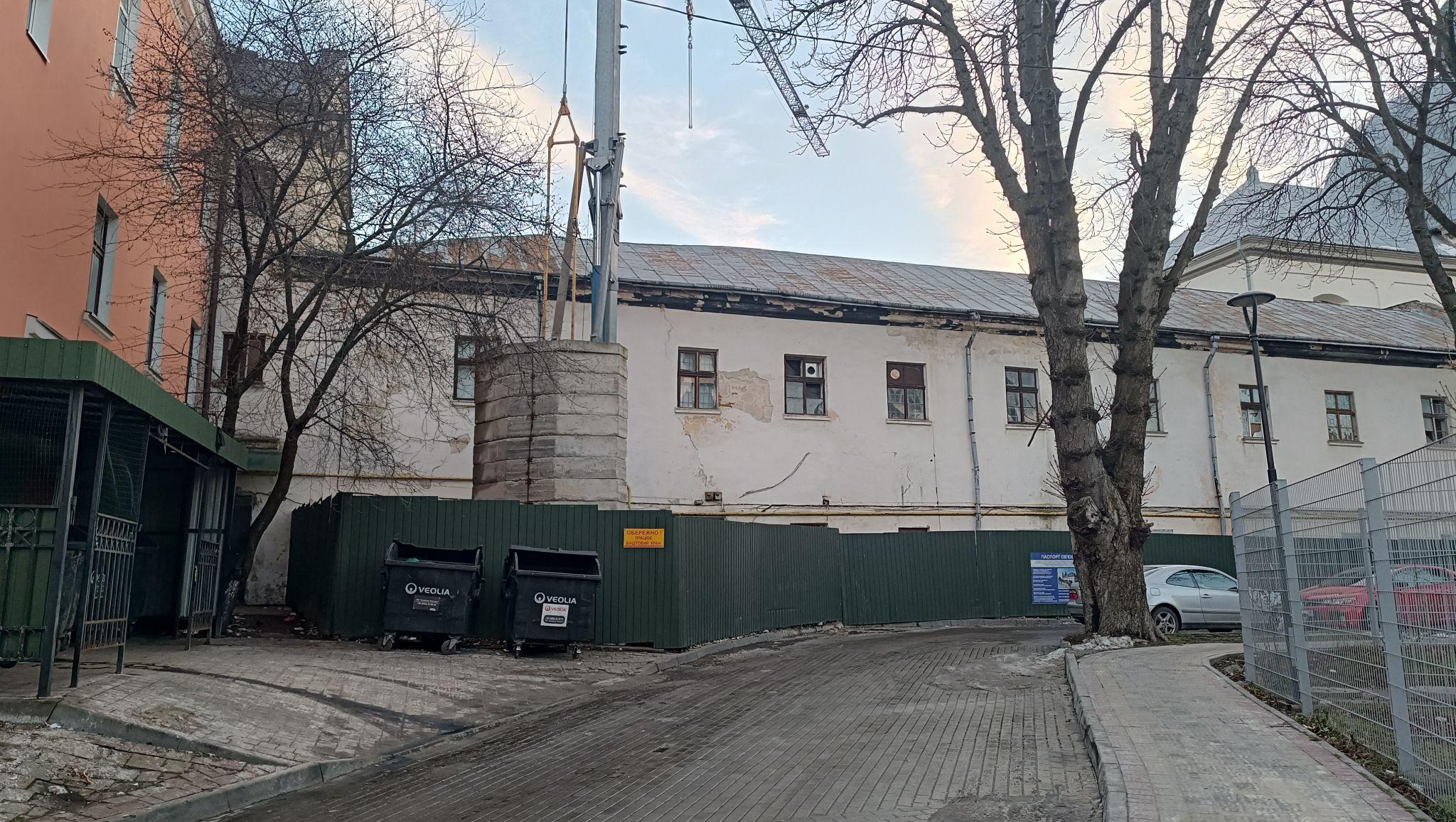 Новини Тернополя - фото з Боротьба за монастир на паузі? «20 хвилин» дізналися, що з будівництвом біля Катедри