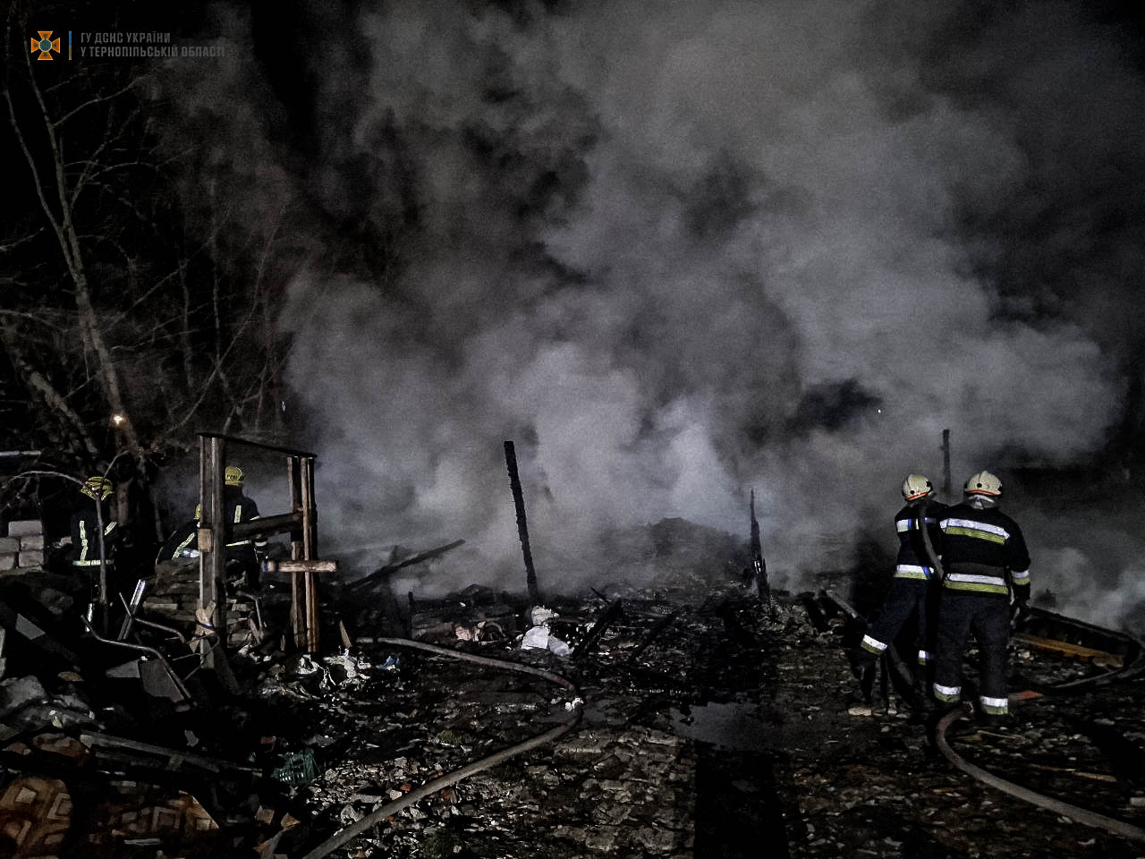Новини Тернополя - фото з В селі Острів вщент згоріла господарська будівля