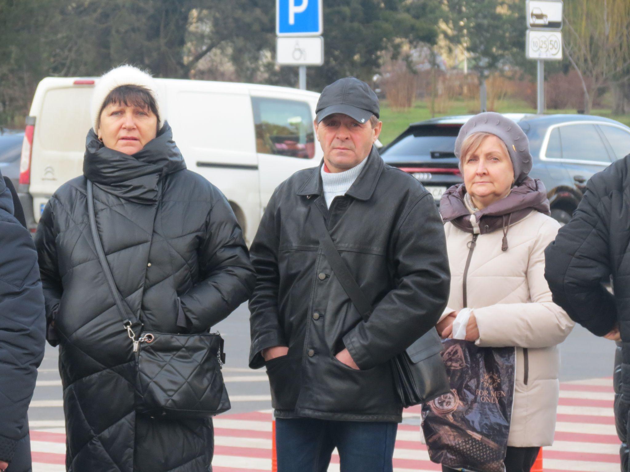 Новини Тернополя - фото з Сотні тернополян у чергах за освяченою водою: як у церквах Тернополя проходили служби у храмах