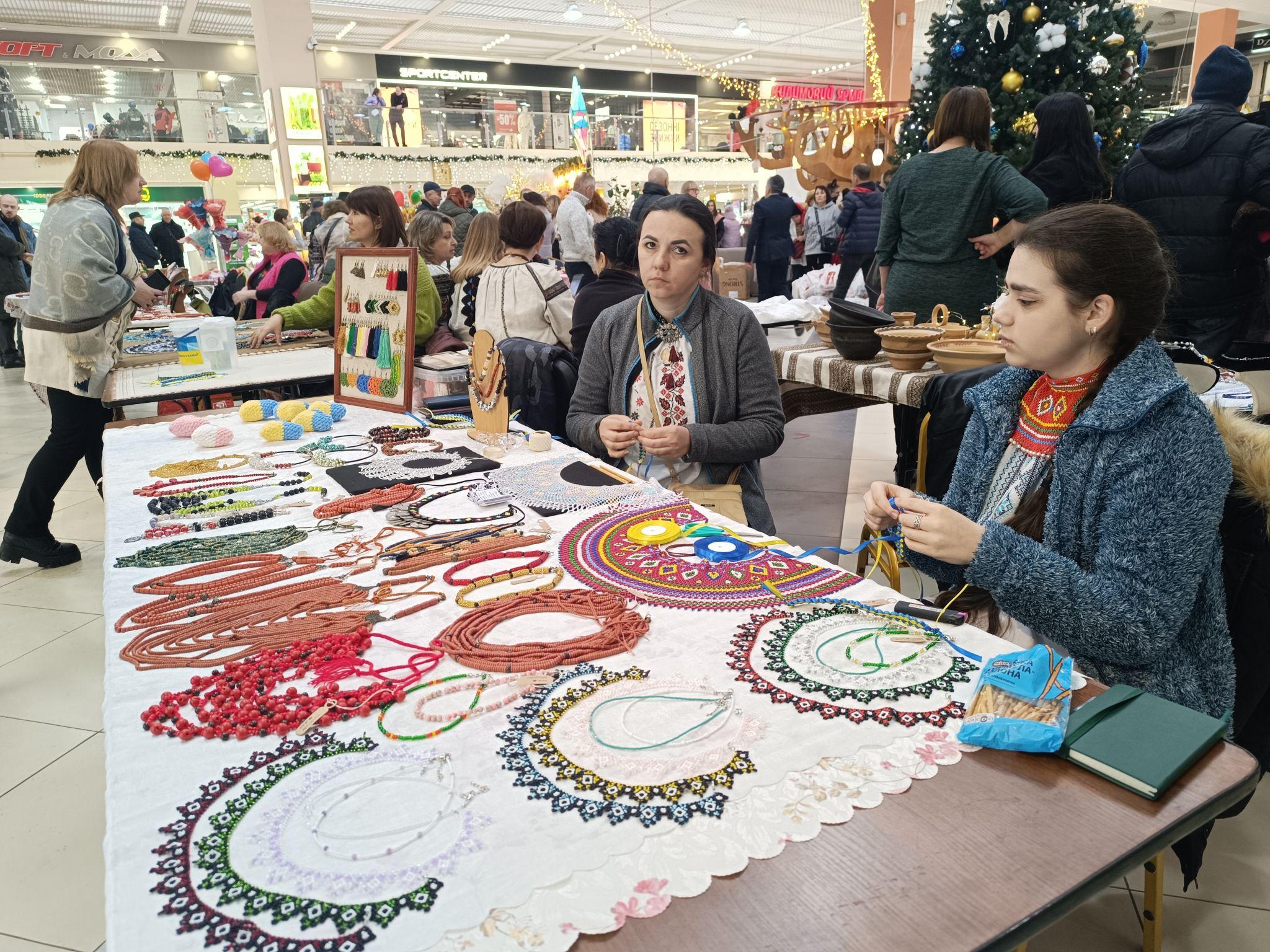 Новини Тернополя - фото з Колядки, щедрівки та різдвяні вистави: як у Тернополі проводять благодійне свято на підтримку ЗСУ
