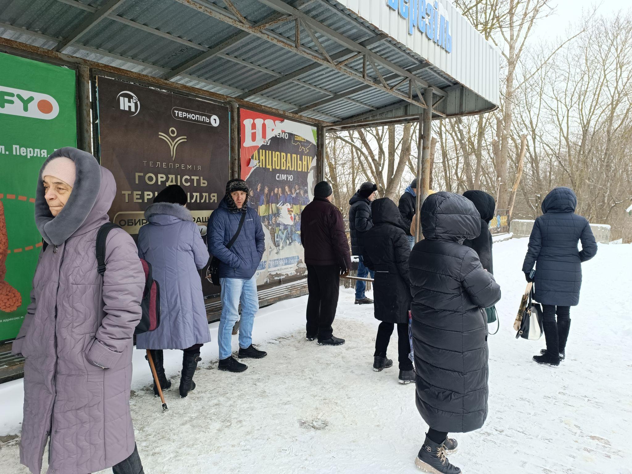 Новини Тернополя - фото з Дехто чекає годину на автобус: «20 хвилин»: як працює громадський транспорт у Тернополі