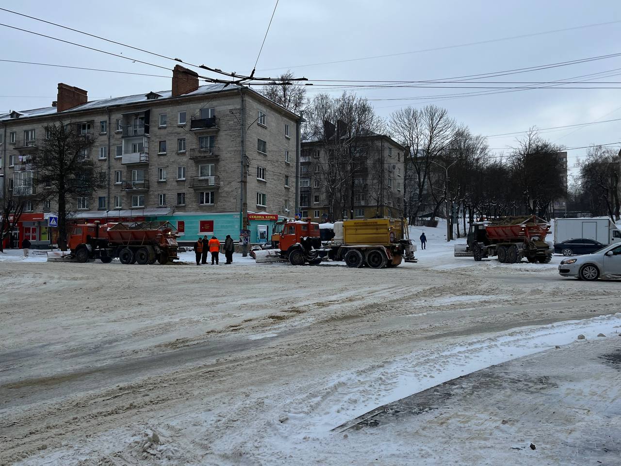 Новини Тернополя - фото з Через нерозчищені дороги в Тернополі затори та аварії