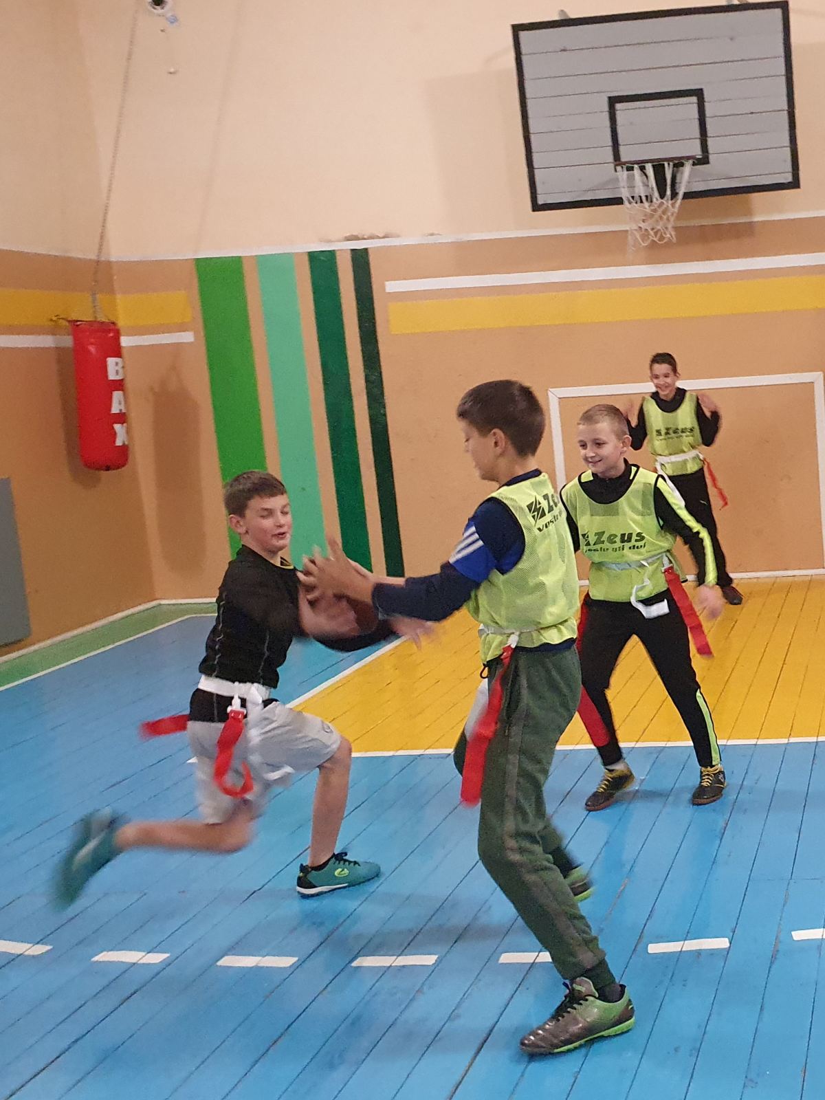 Новини Вінниці - фото з У ліцеях Вінниці на уроках фізкультури почали грати у флаг-футбол