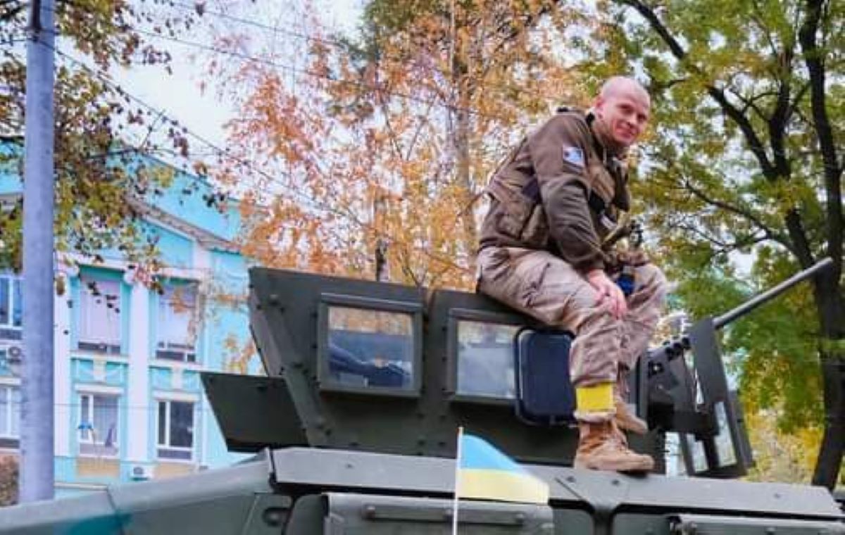 Новини Вінниці - фото з «Дмитро Рудь» — написали на автомобілі у пам'ять про побратима. Рік тому загинув розвідник-снайпер