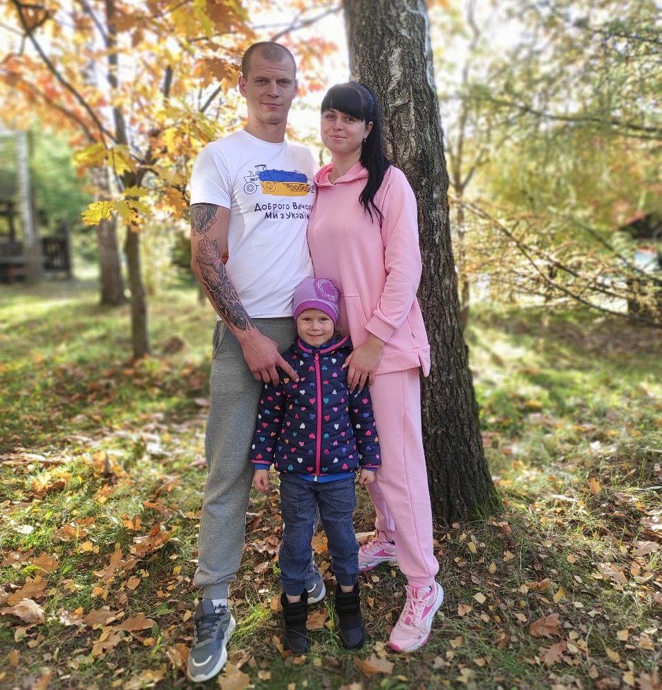 Новини Вінниці - фото з «Дмитро Рудь» — написали на автомобілі у пам'ять про побратима. Рік тому загинув розвідник-снайпер