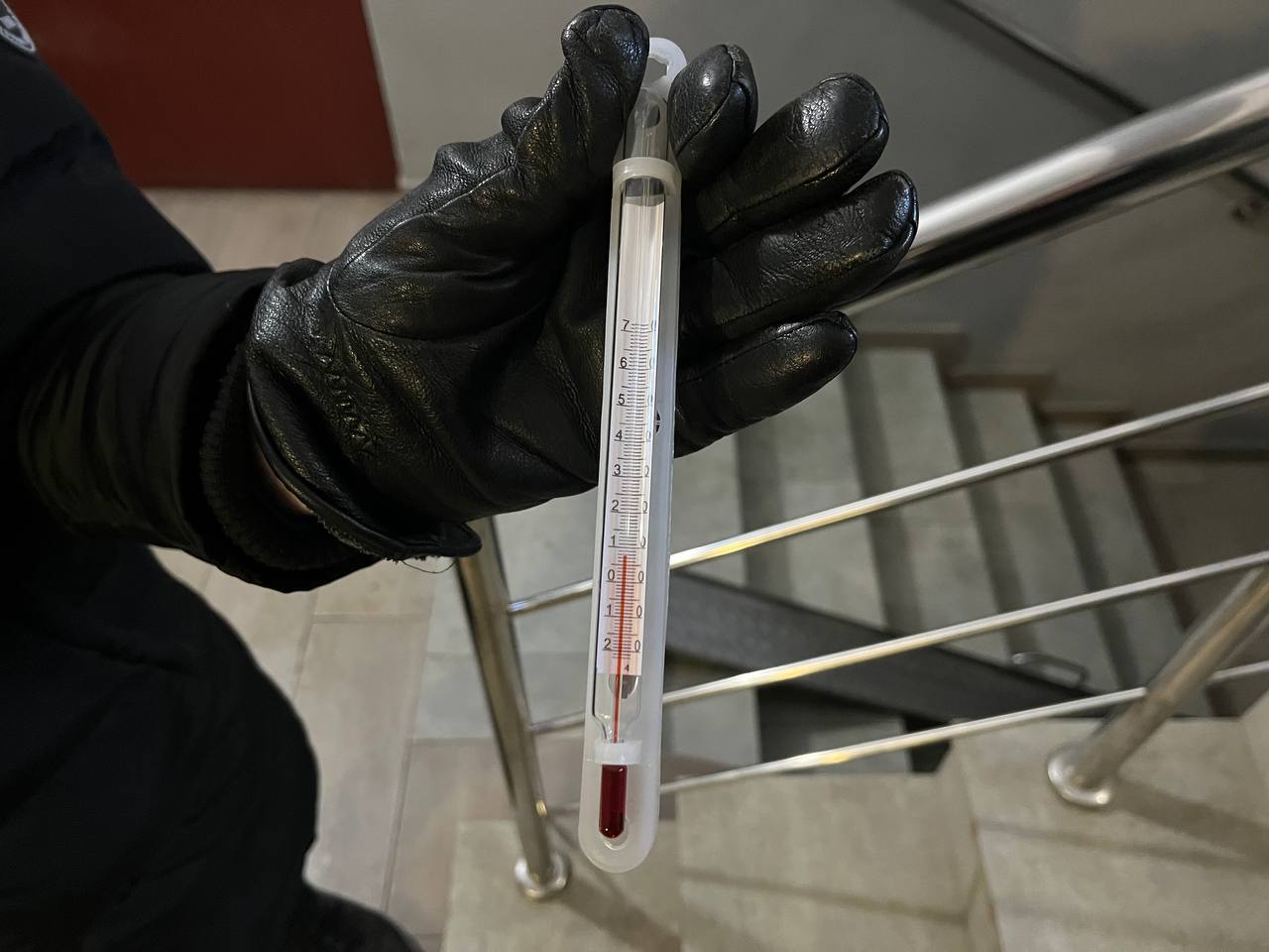 Новини Тернополя - фото з Подекуди на 10 градусів менше від норми: «20 хвилин» перевірили, чи дійсно тепло у під'їздах