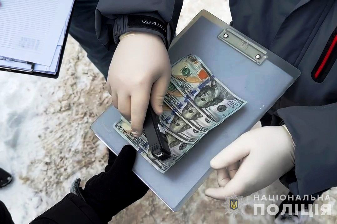 Новини Вінниці - фото з Посадовець медслужби вимагав у військового 2500$ за довідку про обмежену придатність до служби