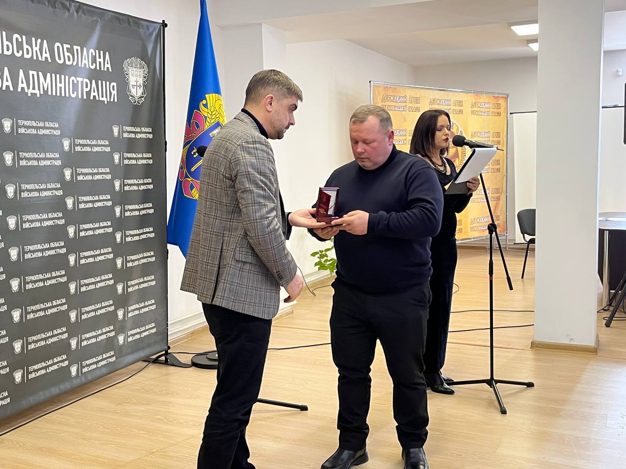 Новини Тернополя - фото з «Вони навіки у наших серцях»: у Тернополі посмертно нагородили військових (РЕПОРТАЖ)