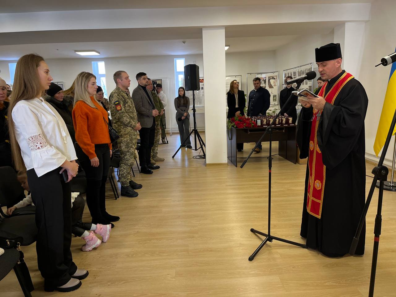 Новини Тернополя - фото з «Вони навіки у наших серцях»: у Тернополі посмертно нагородили військових (РЕПОРТАЖ)