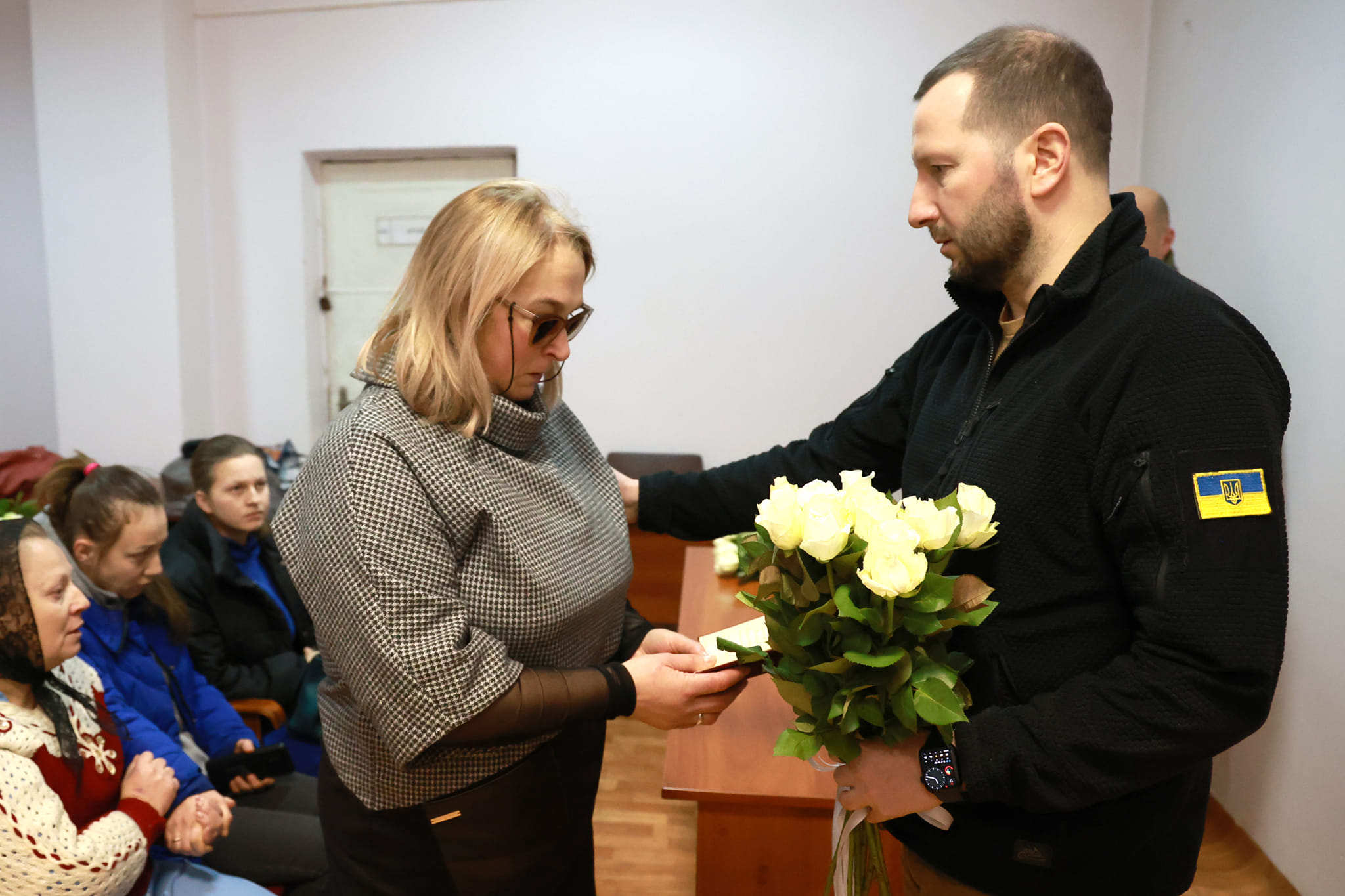 Новини Хмельницького - фото з Вручили нагороди рідним загиблих хмельничан: молодшому було 23 роки Возможно, это изображение 3 человека