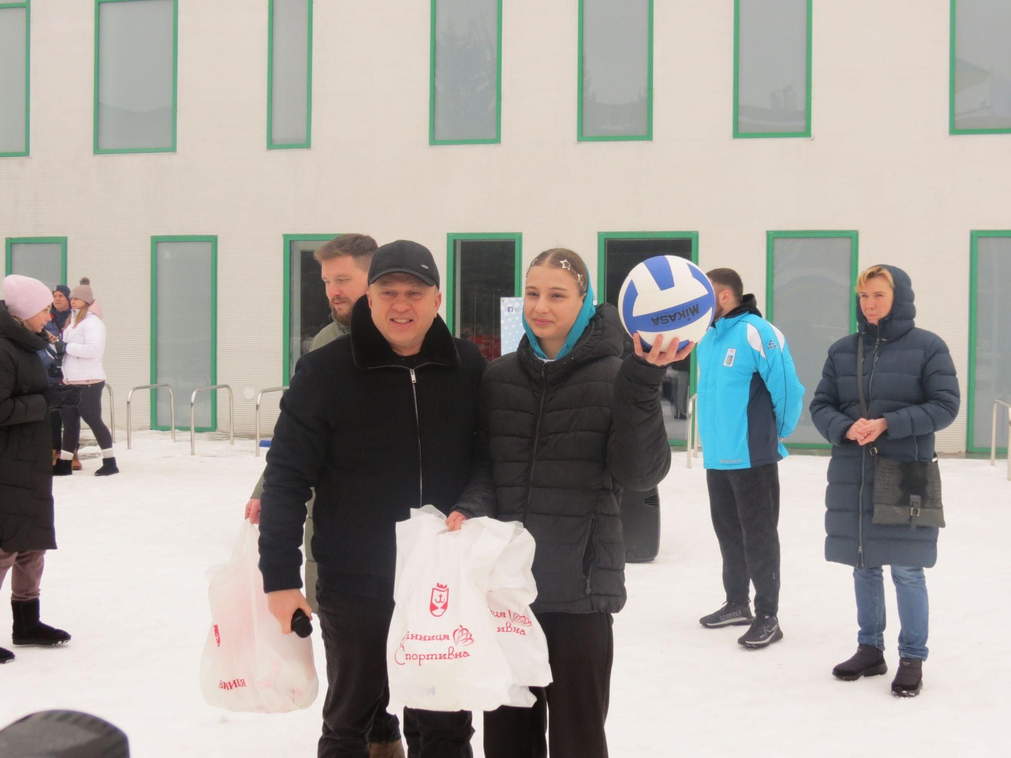 Новини Вінниці - фото з У Вінниці підняли олімпійський прапор з нагоди старту юнацьких Олімпійських ігор