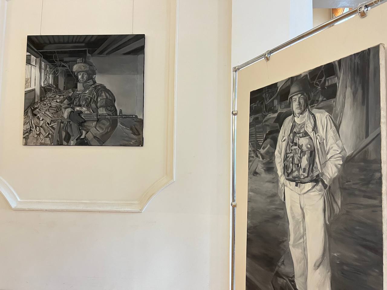 Новини Тернополя - фото з Про війну без прикрас: у Тернополі відкрили виставку картин загиблого Олега Дробоцького