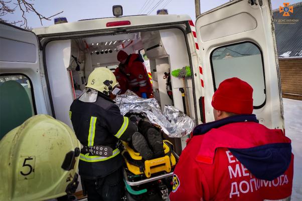 Новини Хмельницького - фото з У Дністровському каньйоні чоловік впав з 20-метрової скелі