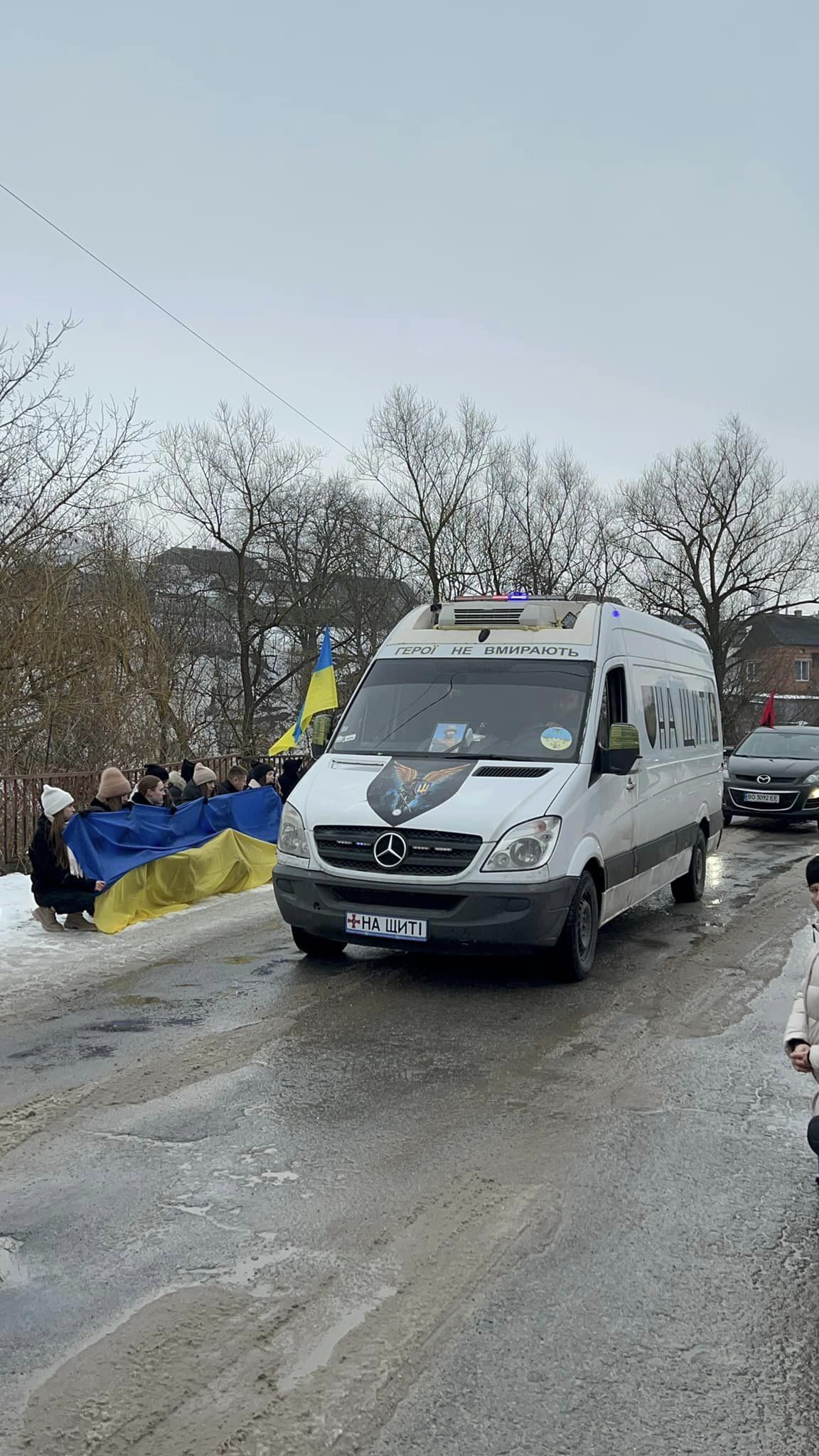 Новини Тернополя - фото з У Великоберезовицькій громаді прощаються із полеглим у бою Василем Кубою