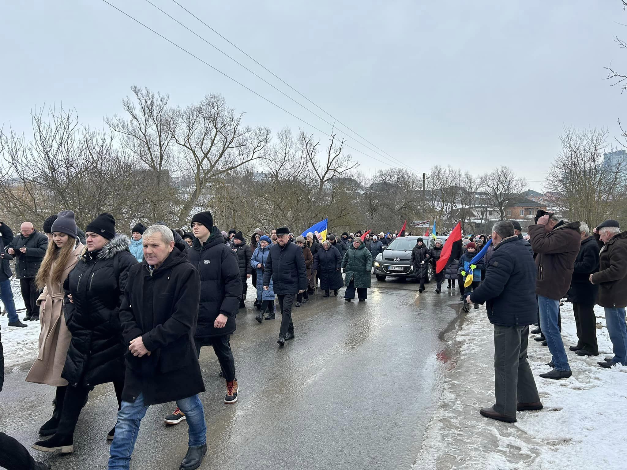 Новини Тернополя - фото з У Великоберезовицькій громаді прощаються із полеглим у бою Василем Кубою