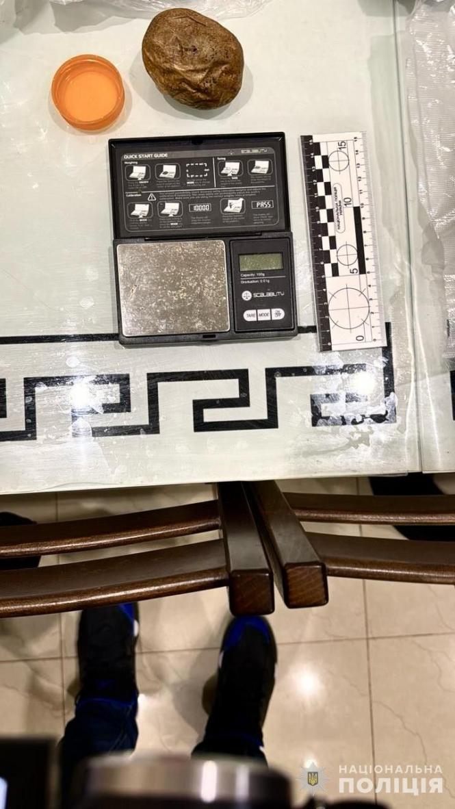 Новини Вінниці - фото з Житель Вінницького району продавав канабіс та все записував до блокнота