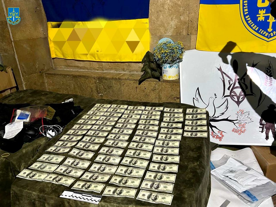 Новини Хмельницького - фото з Хмельничанин взяв 7000 доларів за переправлення знайомого у Словаччину