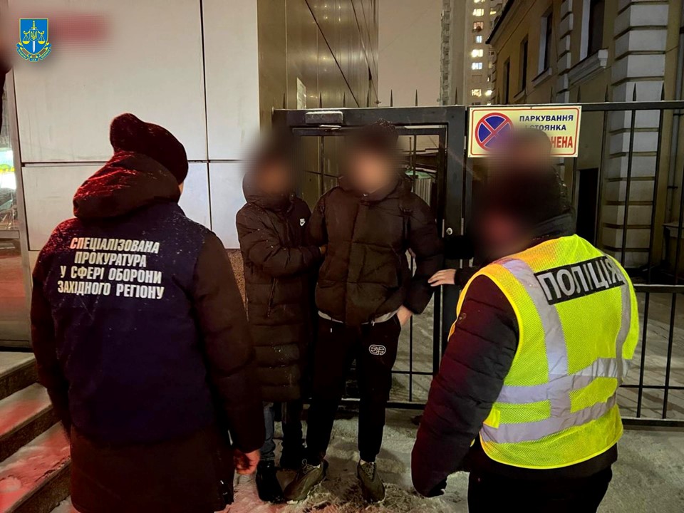 Новини Хмельницького - фото з Хмельничанин взяв 7000 доларів за переправлення знайомого у Словаччину