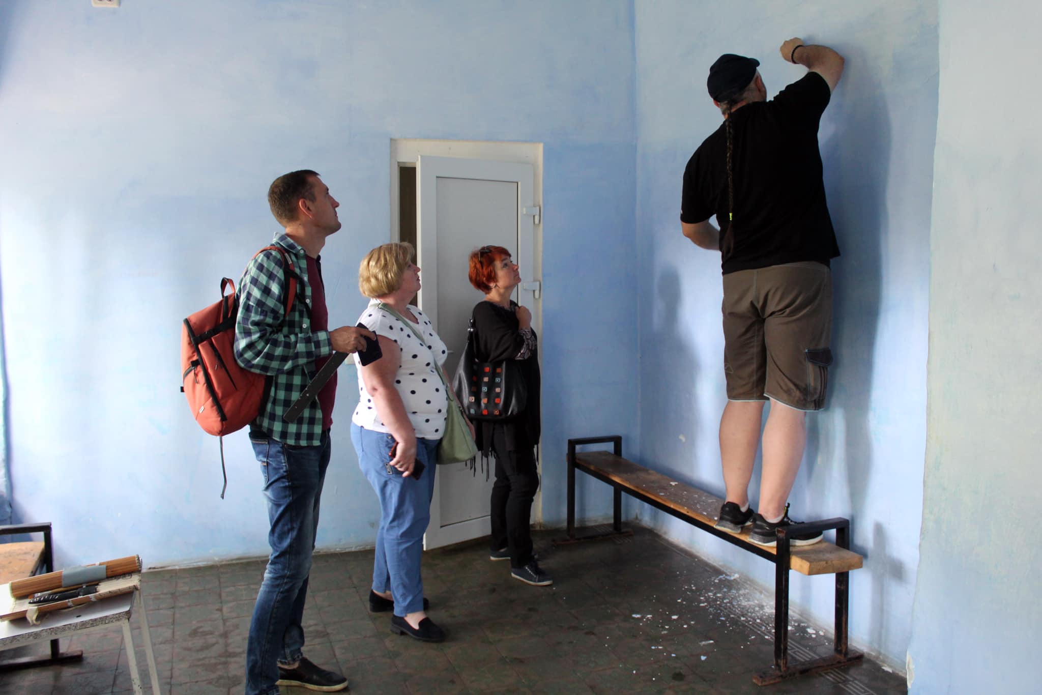 Возможно, это изображение 4 человека