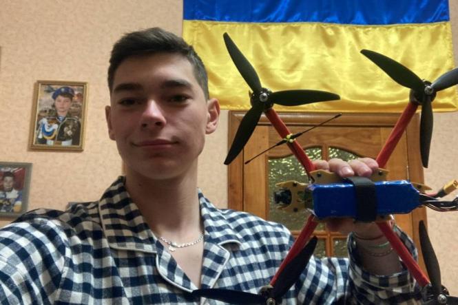 Новини Вінниці - фото з ТОП важливих новин на «20 хвилин» від 22 до 29 січня, які ви могли пропустити «Хочу, щоб швидше спалили ворожий танк, чи БМП». Учень зробив вдома дрон-камікадзе