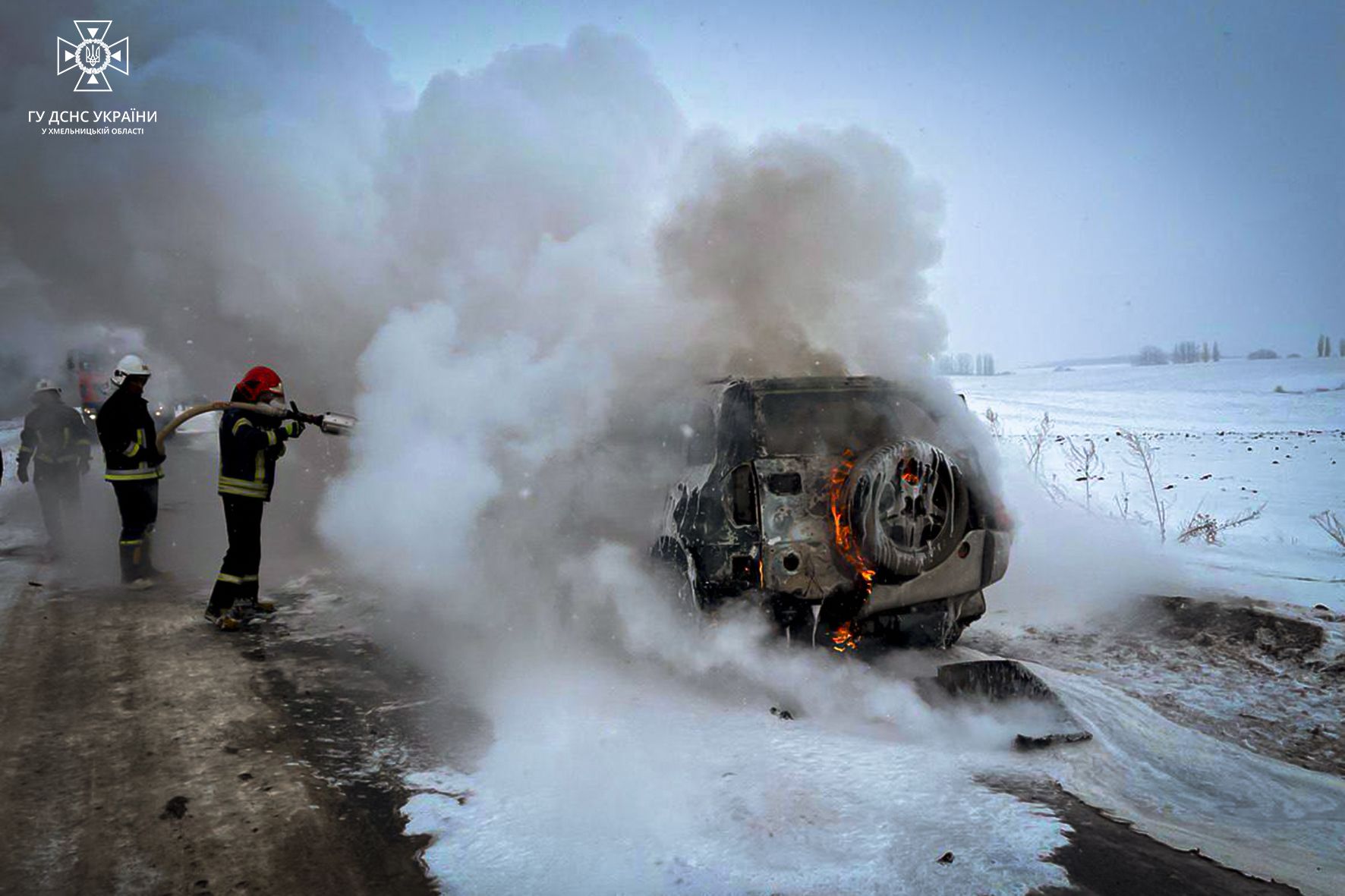 Новини Хмельницького - фото з Спалахнув під час руху: на трасі до Теофіполя загорівся автомобіль (ВІДЕО)