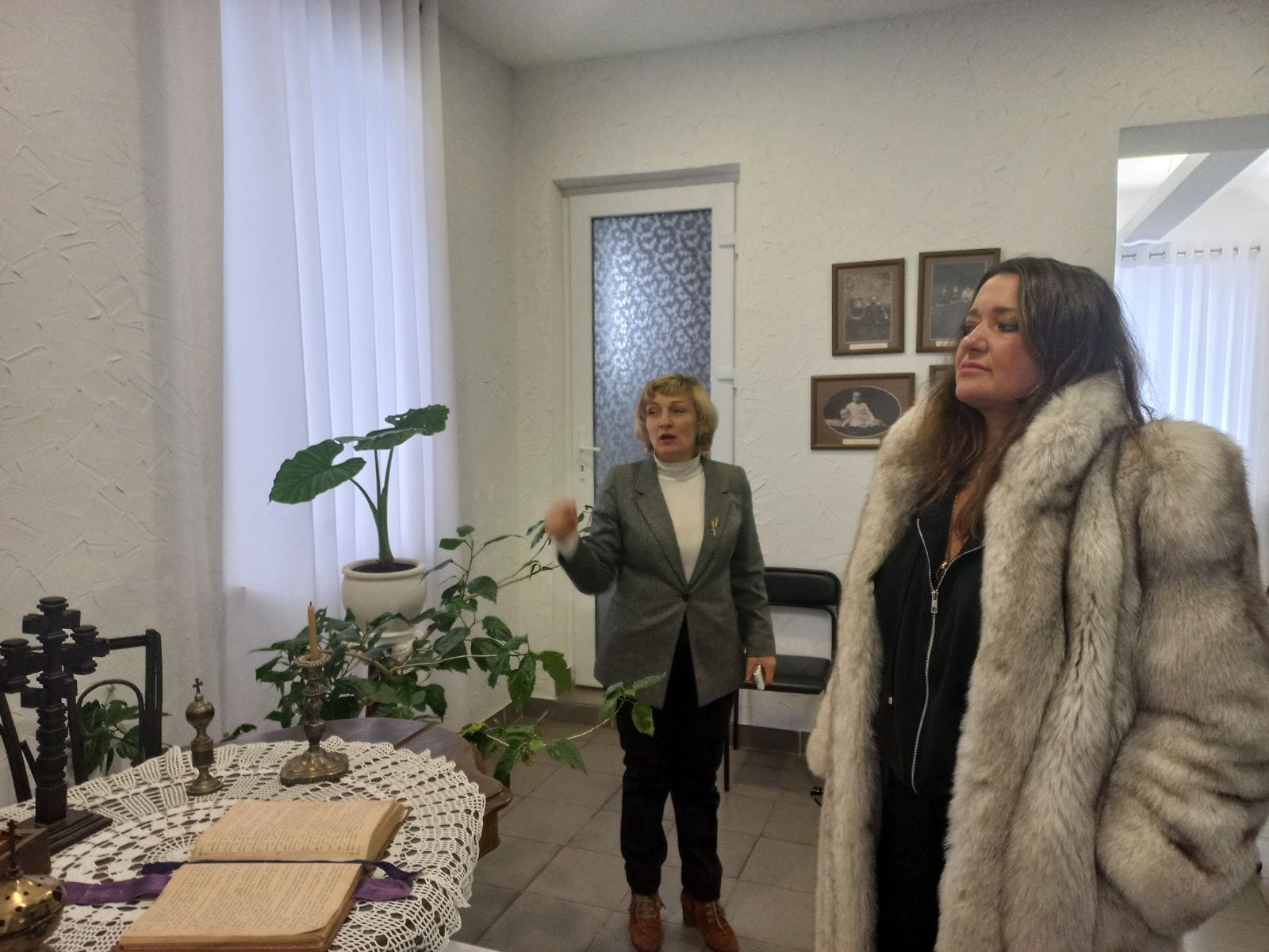 Новини Вінниці - фото з Могилевська заспівала «Щедрик» біля будинку Леонтовича на Вінниччині
