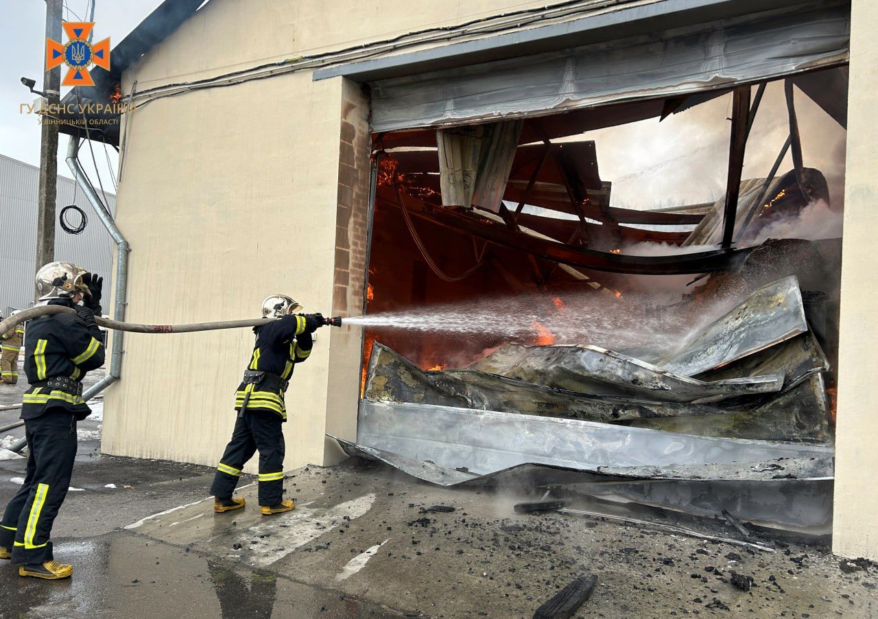 Новини Вінниці - фото з Пожежу на складі заводу «Ковбаскофф» ліквідували, обійшлося без жертв